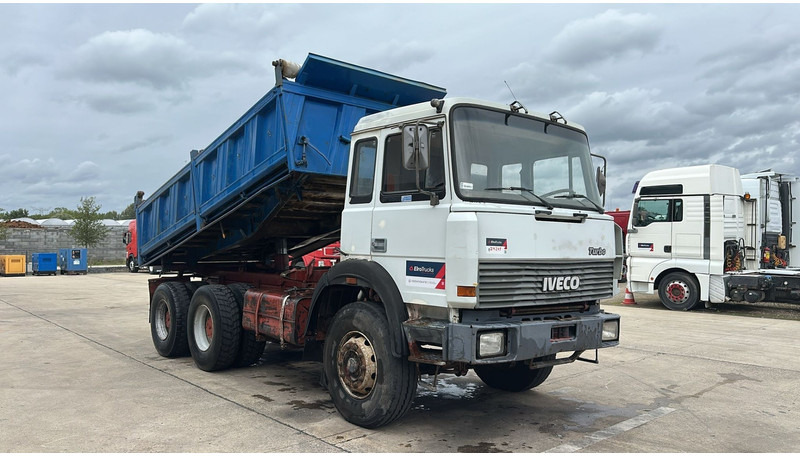Iveco MAGIRUS 260 - 34 (LAMES / GRAND PONT / STEEL SUSP. / BIG AXLE / MANUAL PUMP) - Kipper: das Bild 2 Iveco MAGIRUS 260 - 34 (LAMES / GRAND PONT / STEEL SUSP. / BIG AXLE / MANUAL PUMP) - Kipper: das Bild 2