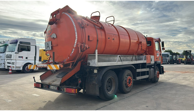MAN 25.272 (MANUAL PUMP / POMPE MANUELLE / 15000 L) - Saug-/ Spülfahrzeug: das Bild 4 MAN 25.272 (MANUAL PUMP / POMPE MANUELLE / 15000 L) - Saug-/ Spülfahrzeug: das Bild 4