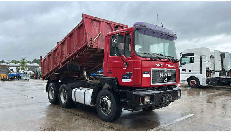 MAN 26.403 (STEEL SUSPENSION / VERY CLEAN / 6 CYLINDER / BIG AXLE / EURO 2) - Kipper: das Bild 3 MAN 26.403 (STEEL SUSPENSION / VERY CLEAN / 6 CYLINDER / BIG AXLE / EURO 2) - Kipper: das Bild 3