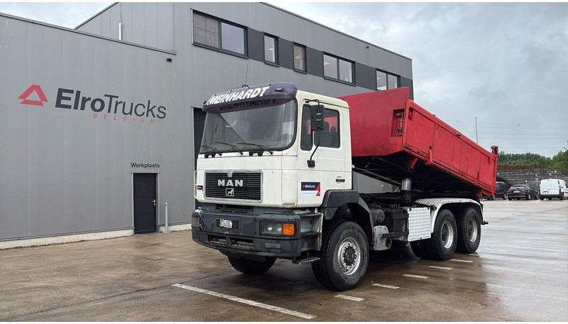 MAN 28.343 (EURO 2 / 6X6 / STEEL SUSP. / BIG AXLE / LAMES / GRAND PONT) - Kipper: das Bild 1 MAN 28.343 (EURO 2 / 6X6 / STEEL SUSP. / BIG AXLE / LAMES / GRAND PONT) - Kipper: das Bild 1