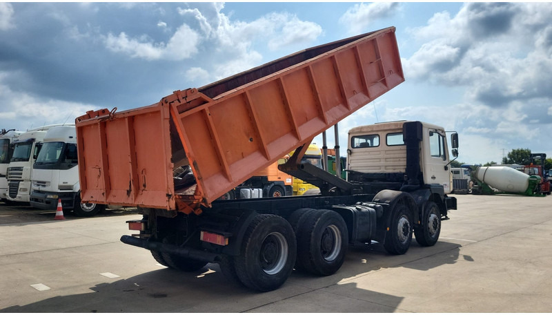 MAN 32.372 (BIG AXLE / STEEL SUSPENSION / MANUAL PUMP / 6 CYLINDER) - Kipper: das Bild 5 MAN 32.372 (BIG AXLE / STEEL SUSPENSION / MANUAL PUMP / 6 CYLINDER) - Kipper: das Bild 5