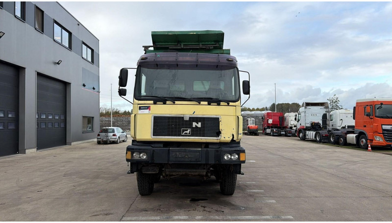 MAN 35.402 (8X8 / BIG AXLES / GRAND PONT / LAMES / STEEL SUSP. / 6 CYLINDER) - Kipper: das Bild 2 MAN 35.402 (8X8 / BIG AXLES / GRAND PONT / LAMES / STEEL SUSP. / 6 CYLINDER) - Kipper: das Bild 2