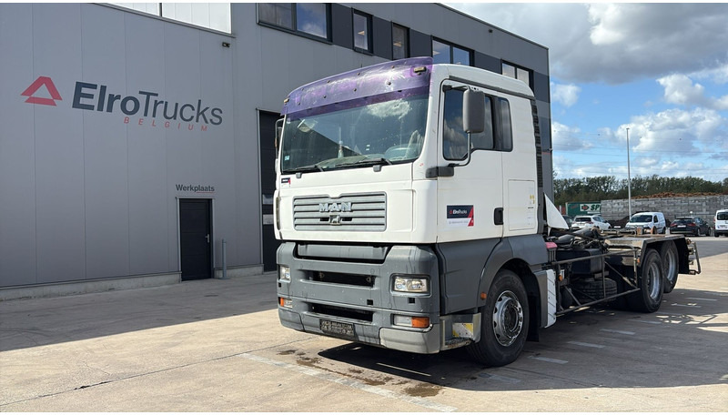 MAN TGA 28.480 (MANUAL PUMP / POMPE MANUELLE / BOITE MANUAL / MANUAL GEARBOX) - Fahrgestell LKW: das Bild 1 MAN TGA 28.480 (MANUAL PUMP / POMPE MANUELLE / BOITE MANUAL / MANUAL GEARBOX) - Fahrgestell LKW: das Bild 1