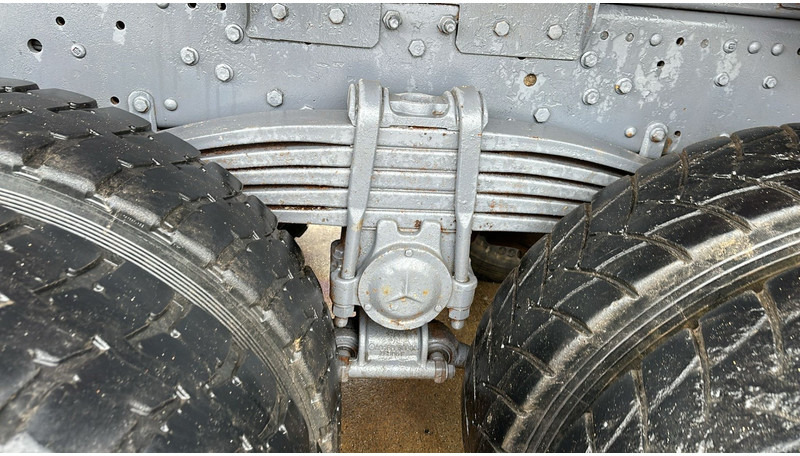 Kipper Mercedes-Benz Actros 4143 (BOITE MANUELLE / 8X8 / MANUAL GEARBOX / LAMES / GRAND PONT / BIG AXLE): das Bild 13