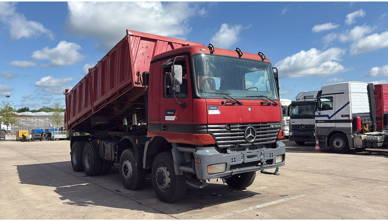 Mercedes-Benz actros 4140 (EPS / 8X6 / LAMES / GRAND PONT / GRAND BENNE / 3 PONTS / TRES BONNE ETAT) - Kipper: das Bild 3 Mercedes-Benz actros 4140 (EPS / 8X6 / LAMES / GRAND PONT / GRAND BENNE / 3 PONTS / TRES BONNE ETAT) - Kipper: das Bild 3