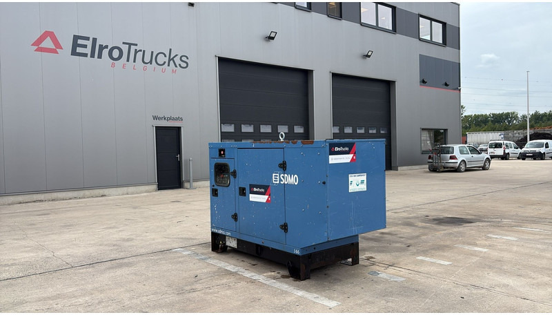 Stromgenerator SDMO J66K (JOHN DEERE ENGINE / 3 PHASES / 66 KVA / BE MACHINE): das Bild 1