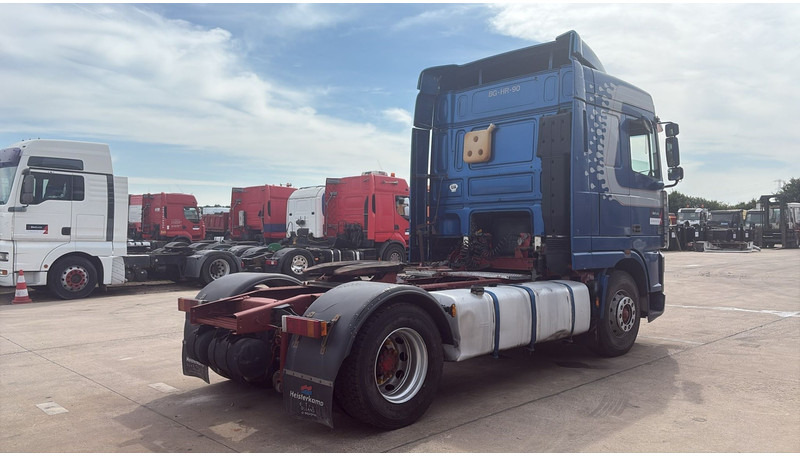 DAF 95 XF 380 (EURO 2 / BOITE MANUELLE / MANUAL GEARBOX / GOOD CONDITION) - Sattelzugmaschine: das Bild 4 DAF 95 XF 380 (EURO 2 / BOITE MANUELLE / MANUAL GEARBOX / GOOD CONDITION) - Sattelzugmaschine: das Bild 4