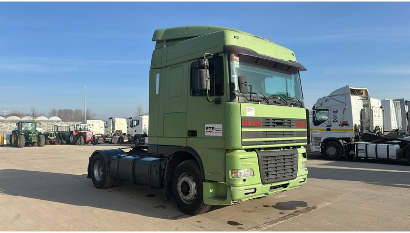 DAF XF 95.430 (EURO 2 / MANUAL PUMP / POMPE MANUELLE / BOITE MANUELLE) - Sattelzugmaschine: das Bild 3 DAF XF 95.430 (EURO 2 / MANUAL PUMP / POMPE MANUELLE / BOITE MANUELLE) - Sattelzugmaschine: das Bild 3