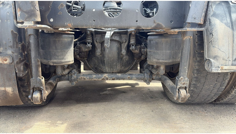 Sattelzugmaschine MAN 25.403 (6X2 / 6 CYLINDER / EURO 2 / MANUAL GEARBOX / 8 TYRES): das Bild 15