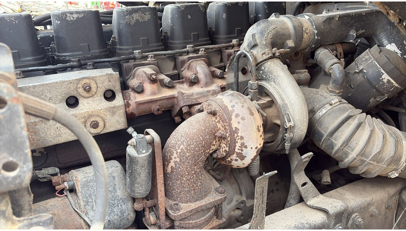 Sattelzugmaschine MAN 25.403 (6X2 / 6 CYLINDER / EURO 2 / MANUAL GEARBOX / 8 TYRES): das Bild 18