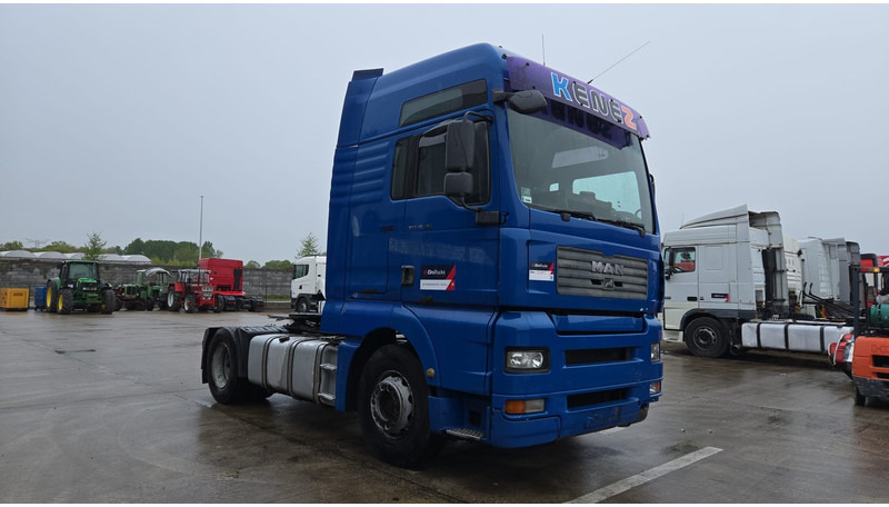 MAN TGA 18.410 (864.000 KM / MANUAL PUMP / MANUAL GEARBOX / RETARDER / POMPE MANUELLE) - Sattelzugmaschine: das Bild 3 MAN TGA 18.410 (864.000 KM / MANUAL PUMP / MANUAL GEARBOX / RETARDER / POMPE MANUELLE) - Sattelzugmaschine: das Bild 3