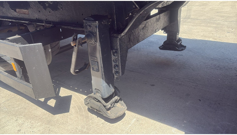 Schmitz Cargobull SPR 27 (SAF AXLES / DISC BRAKES) - Pritschenauflieger/ Plattformauflieger: das Bild 5 Schmitz Cargobull SPR 27 (SAF AXLES / DISC BRAKES) - Pritschenauflieger/ Plattformauflieger: das Bild 5