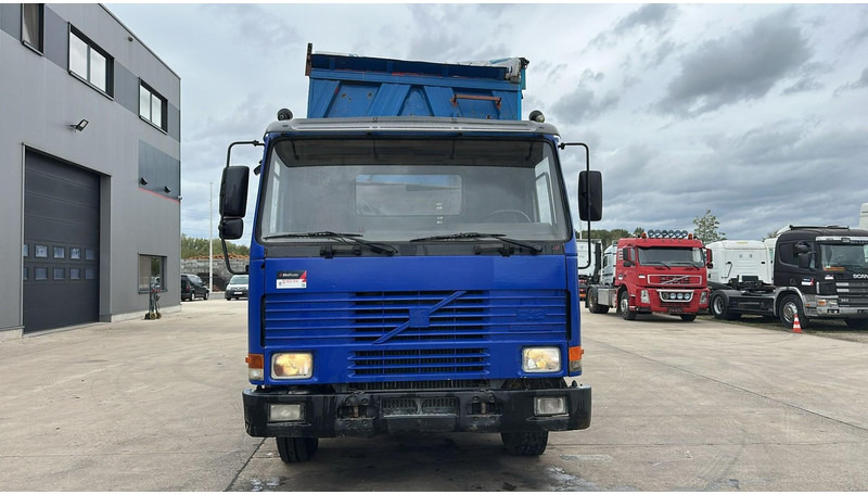 Volvo FL 12.380 (8X4 /STEEL SUSP. / BOITE MANUELLE / MANUAL GEARBOX) - Kipper: das Bild 2 Volvo FL 12.380 (8X4 /STEEL SUSP. / BOITE MANUELLE / MANUAL GEARBOX) - Kipper: das Bild 2