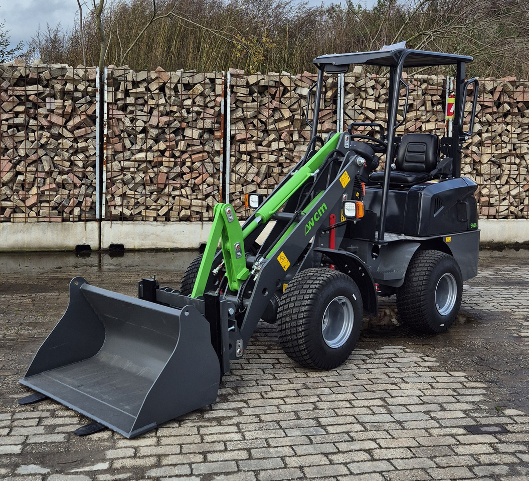 WCM-606 - Radlader: das Bild 2 WCM-606 - Radlader: das Bild 2