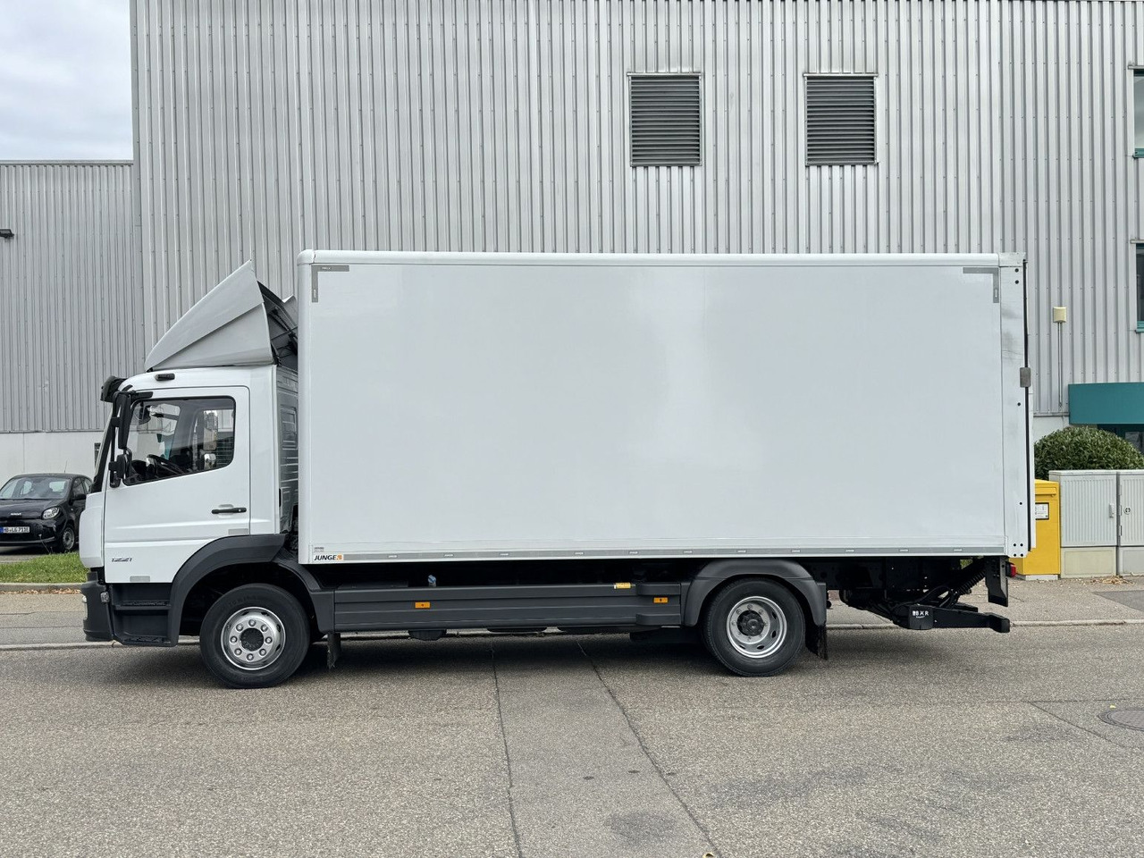 Mercedes-Benz Atego 1221 L Koffer 6,1m LBW AHK Klima TOP - Koffer LKW: das Bild 4 Mercedes-Benz Atego 1221 L Koffer 6,1m LBW AHK Klima TOP - Koffer LKW: das Bild 4