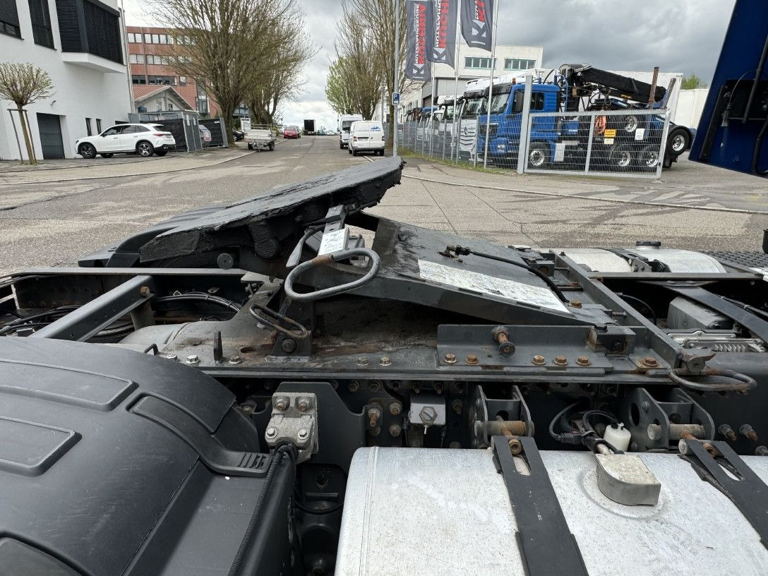 Renault T460 S-Cab X-Low 2-Tanks Hubsattel Standklima - Sattelzugmaschine: das Bild 2 Renault T460 S-Cab X-Low 2-Tanks Hubsattel Standklima - Sattelzugmaschine: das Bild 2