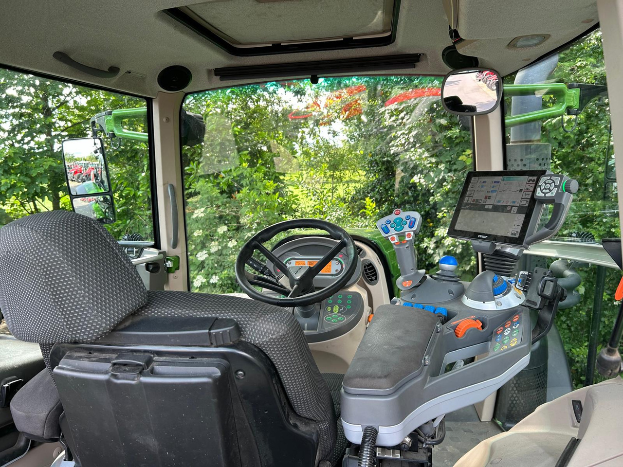 Traktor FENDT 828 Vario S4 ProfiPlus: das Bild 25 Traktor FENDT 828 Vario S4 ProfiPlus: das Bild 25