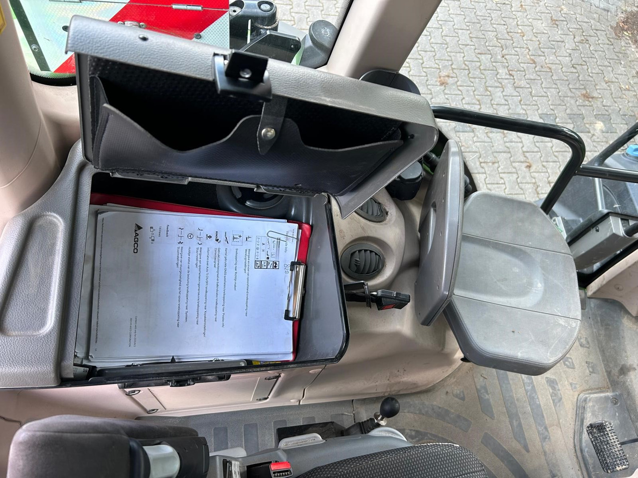 Traktor FENDT 828 Vario S4 ProfiPlus: das Bild 34 Traktor FENDT 828 Vario S4 ProfiPlus: das Bild 34