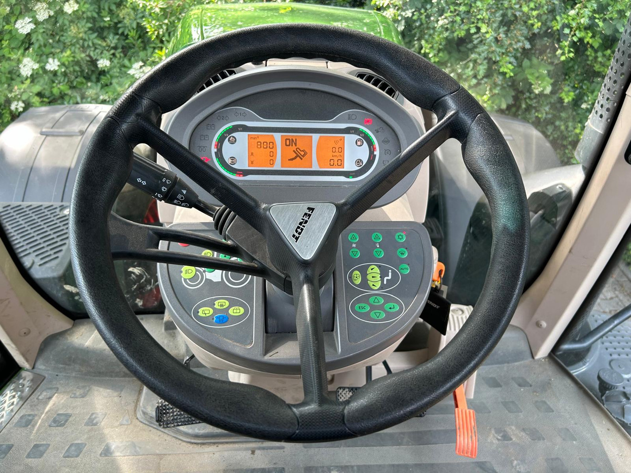 Traktor FENDT 828 Vario S4 ProfiPlus: das Bild 26 Traktor FENDT 828 Vario S4 ProfiPlus: das Bild 26