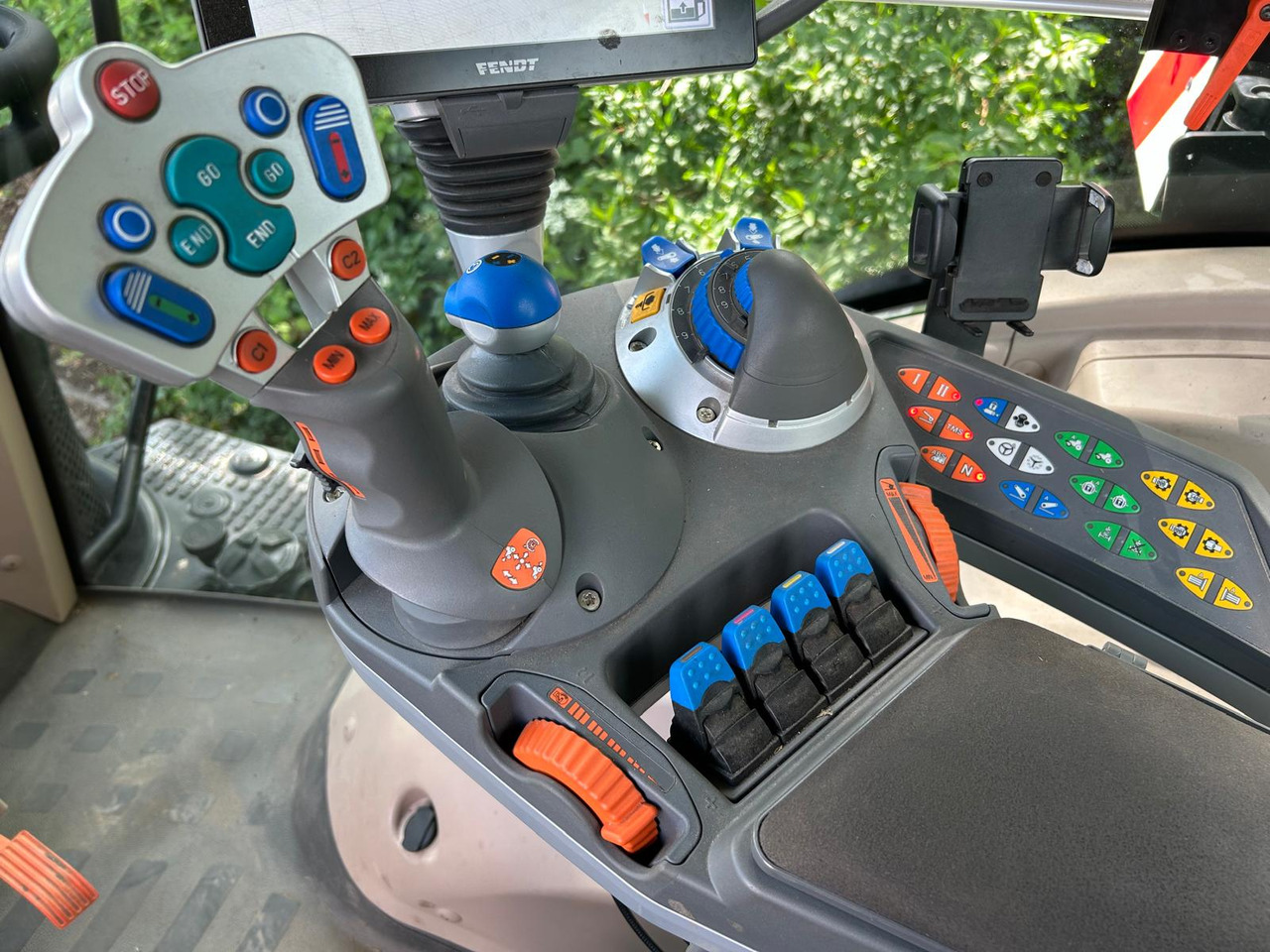 Traktor FENDT 828 Vario S4 ProfiPlus: das Bild 32 Traktor FENDT 828 Vario S4 ProfiPlus: das Bild 32