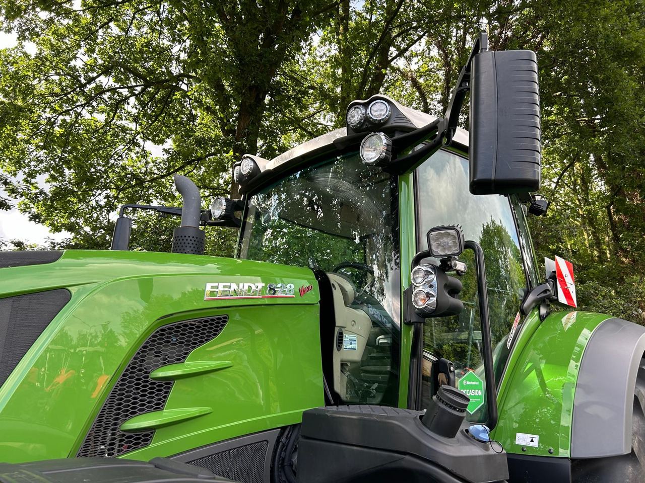 Traktor FENDT 828 Vario S4 ProfiPlus: das Bild 21 Traktor FENDT 828 Vario S4 ProfiPlus: das Bild 21