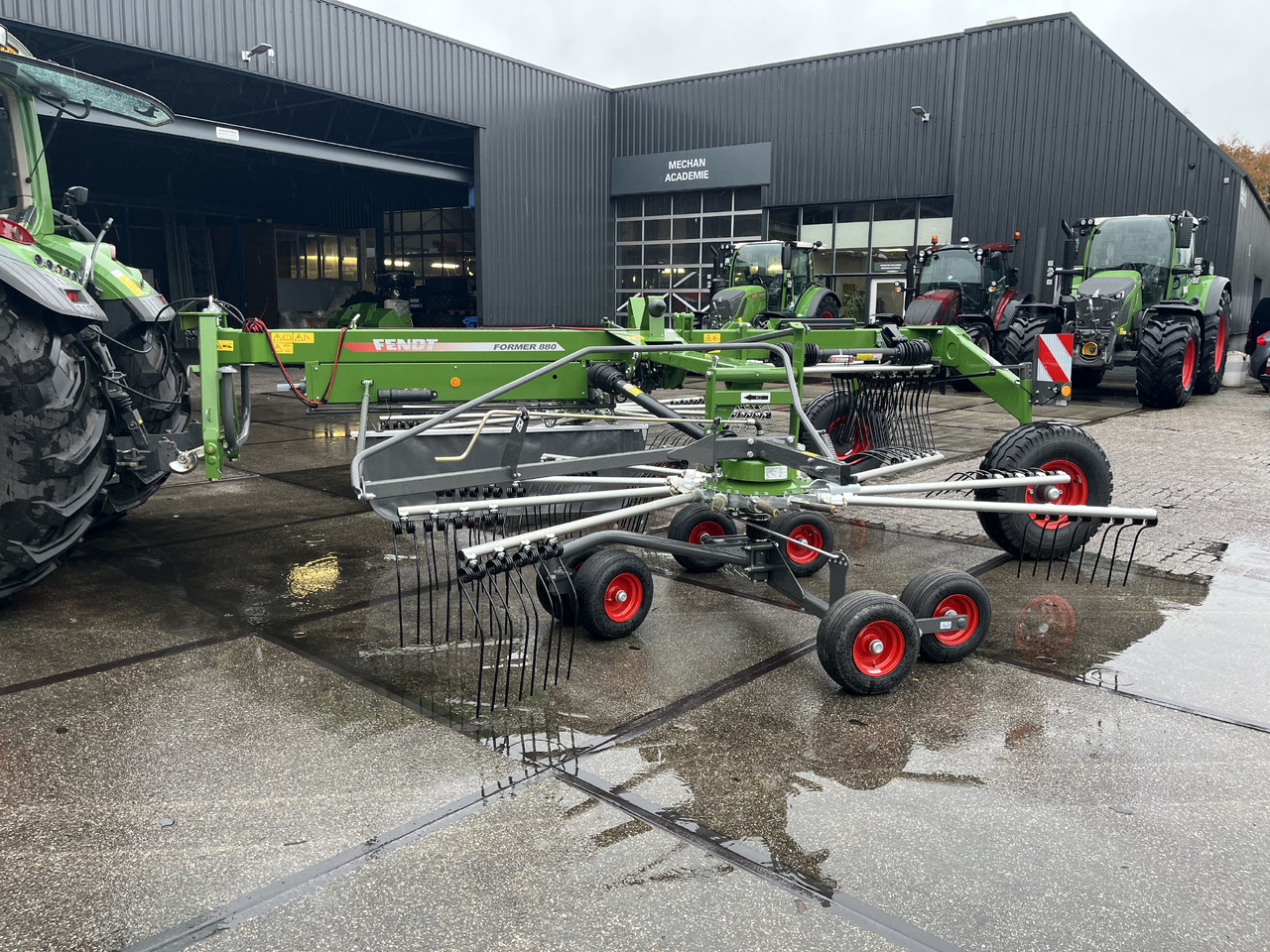 FENDT Former 880 - Heuwender/ Wenderechen: das Bild 5 FENDT Former 880 - Heuwender/ Wenderechen: das Bild 5