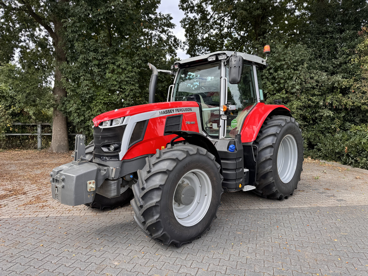 MASSEY FERGUSON 7s.180 Dyna6 Efficient - Traktor: das Bild 1 MASSEY FERGUSON 7s.180 Dyna6 Efficient - Traktor: das Bild 1