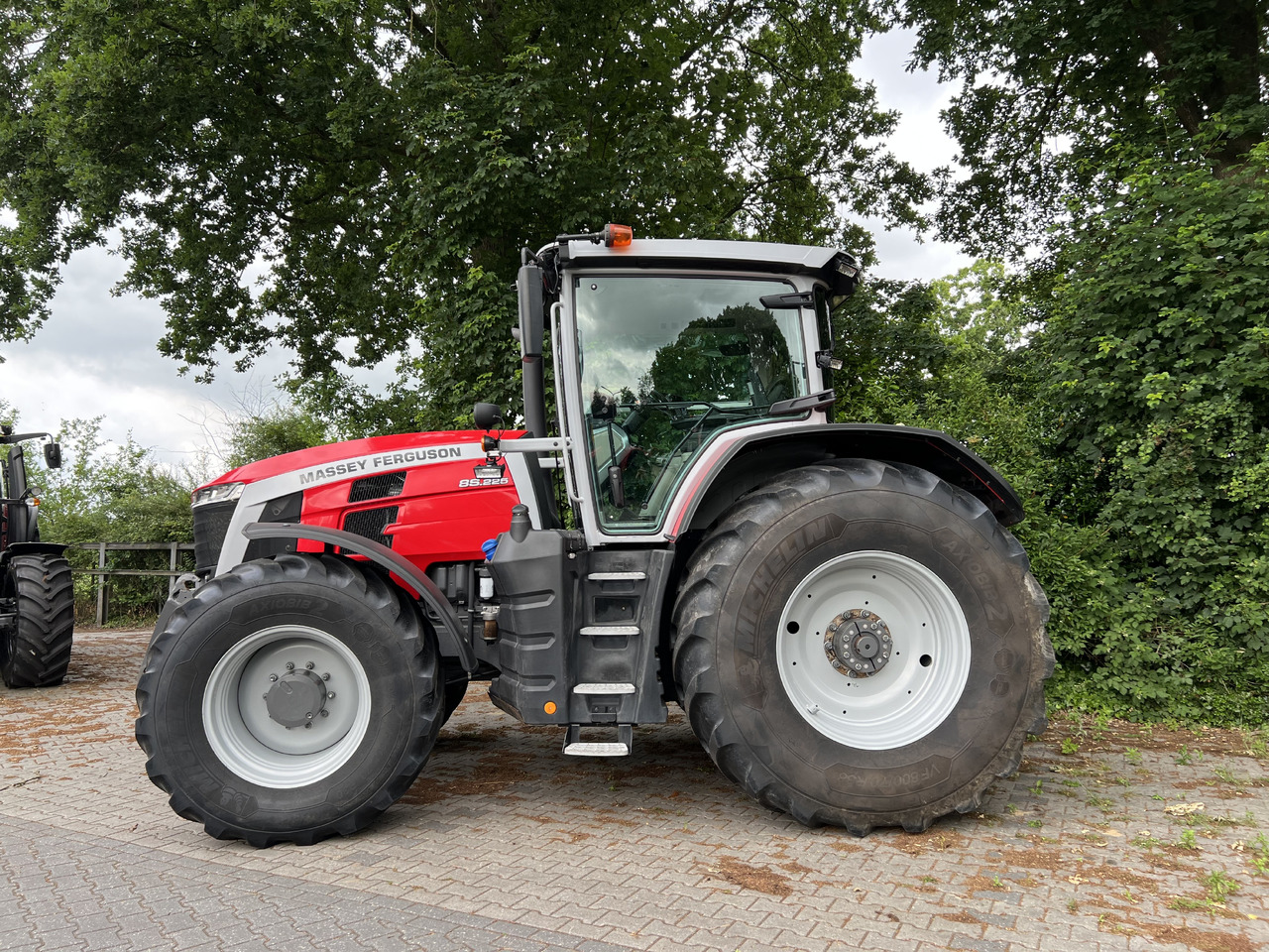 Massey Ferguson 8S.225 Dyne E-power - Traktor: das Bild 2 Massey Ferguson 8S.225 Dyne E-power - Traktor: das Bild 2
