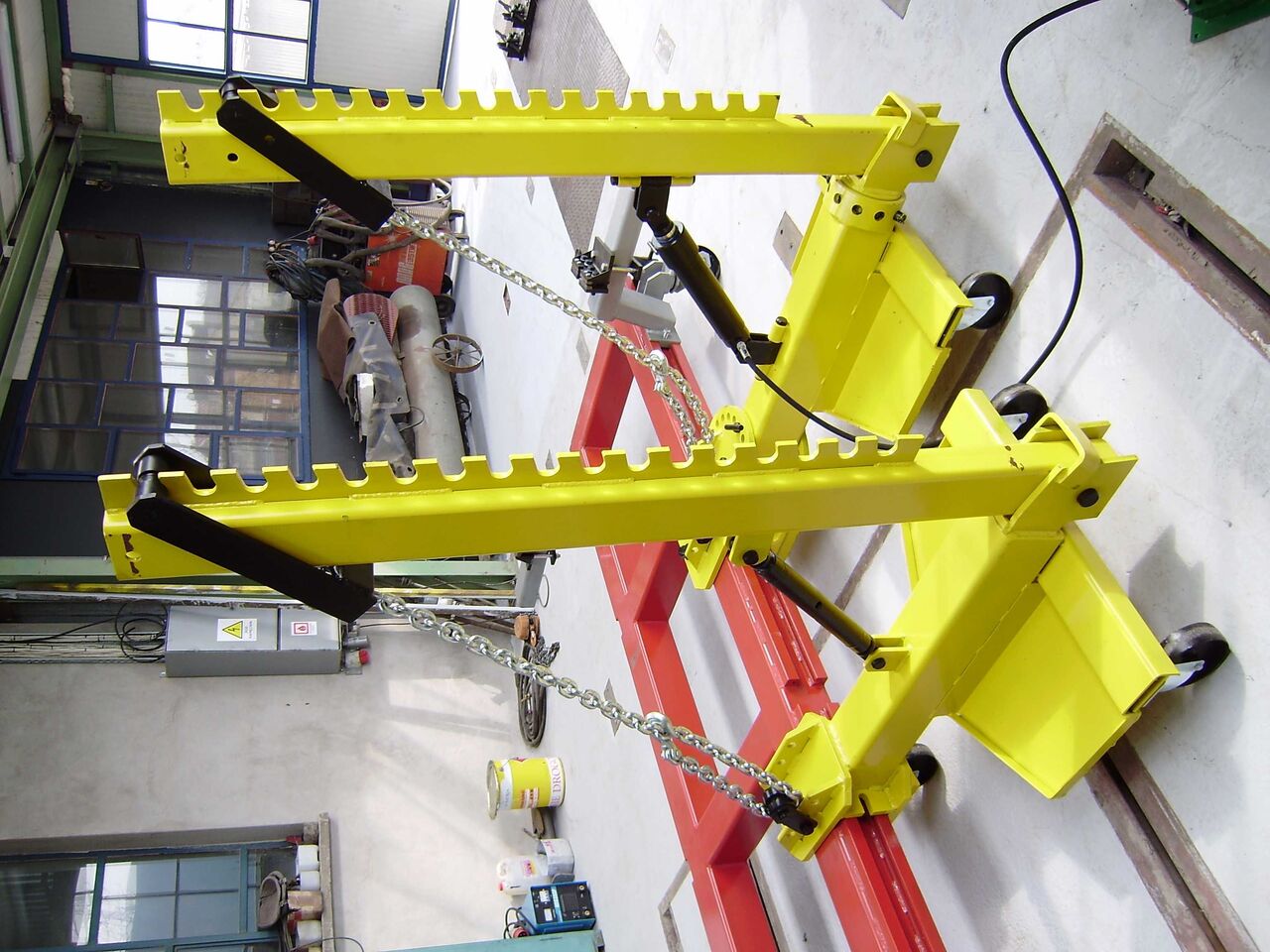 Tapka Bodywork Straightening Bench with Dozer (3000x920) / Tapka Karosserie Richtbank mit Dozer (3000x920) / Tapka Karosářská Rovnáci Lavička s Dozerem (3000x920) / Tapka Banc de Dreptare Caroserie cu - Werkstattgerät: das Bild 2 Tapka Bodywork Straightening Bench with Dozer (3000x920) / Tapka Karosserie Richtbank mit Dozer (3000x920) / Tapka Karosářská Rovnáci Lavička s Dozerem (3000x920) / Tapka Banc de Dreptare Caroserie cu - Werkstattgerät: das Bild 2