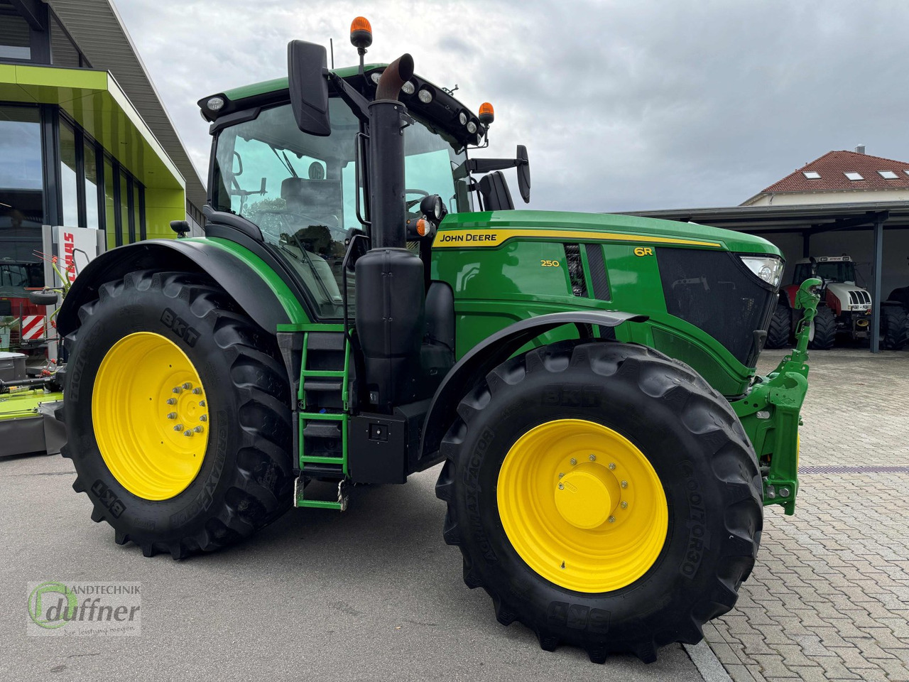 John Deere 6R 250 - Traktor: das Bild 1 John Deere 6R 250 - Traktor: das Bild 1