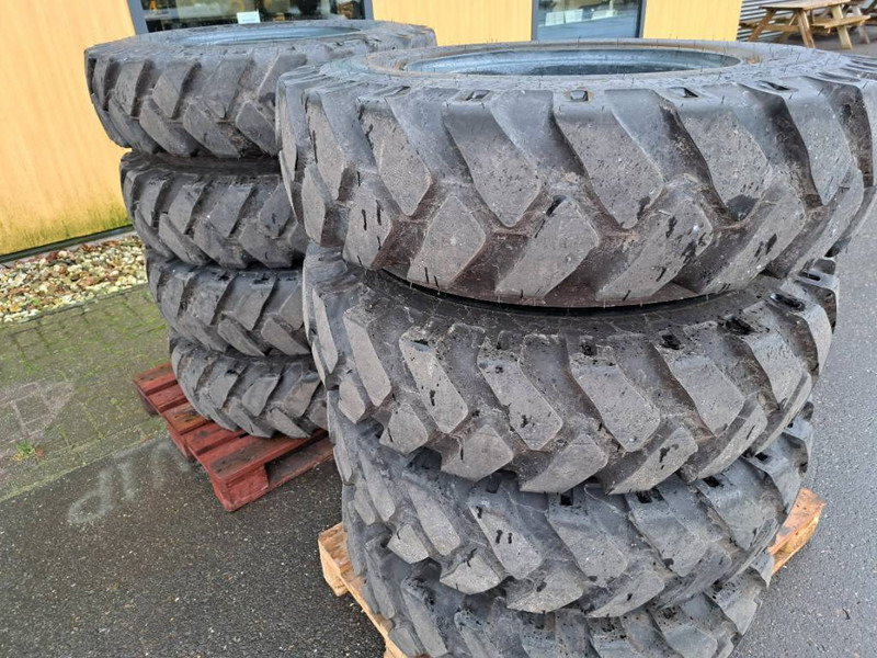 Tiron 10.00x20 Tires - Felgen und Reifen für Baumaschine: das Bild 4 Tiron 10.00x20 Tires - Felgen und Reifen für Baumaschine: das Bild 4