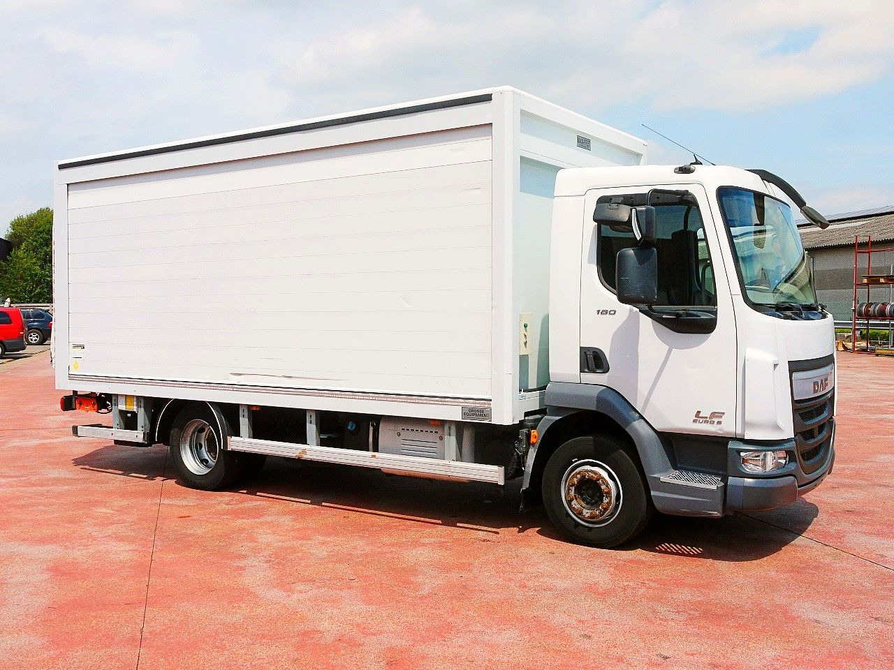 DAF LF 180 12 GETRANKENWAGEN LBW LUFT - Getränkeaufbau LKW: das Bild 3 DAF LF 180 12 GETRANKENWAGEN LBW LUFT - Getränkeaufbau LKW: das Bild 3
