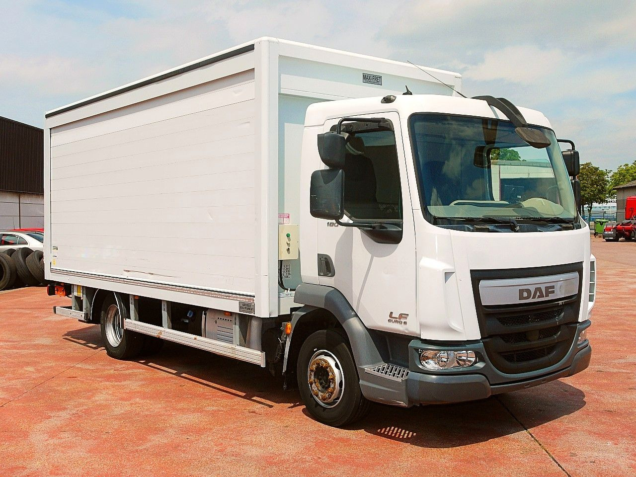 DAF LF 180 12 GETRANKENWAGEN LBW LUFT - Getränkeaufbau LKW: das Bild 2 DAF LF 180 12 GETRANKENWAGEN LBW LUFT - Getränkeaufbau LKW: das Bild 2