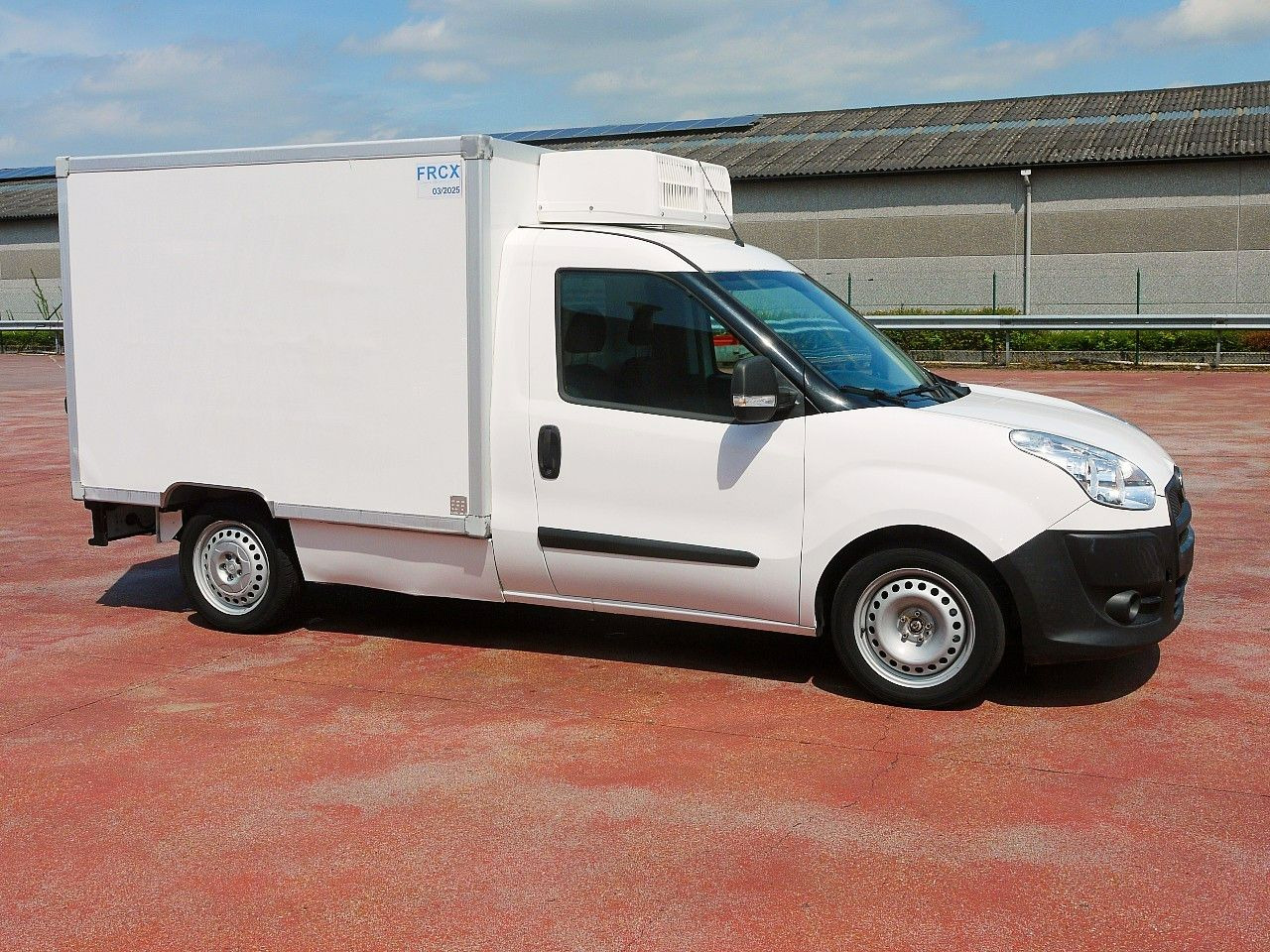 Fiat DOBLO 1.6 KUHKOFFER RELEC FROID TR22 -20C - Kühltransporter: das Bild 3 Fiat DOBLO 1.6 KUHKOFFER RELEC FROID TR22 -20C - Kühltransporter: das Bild 3