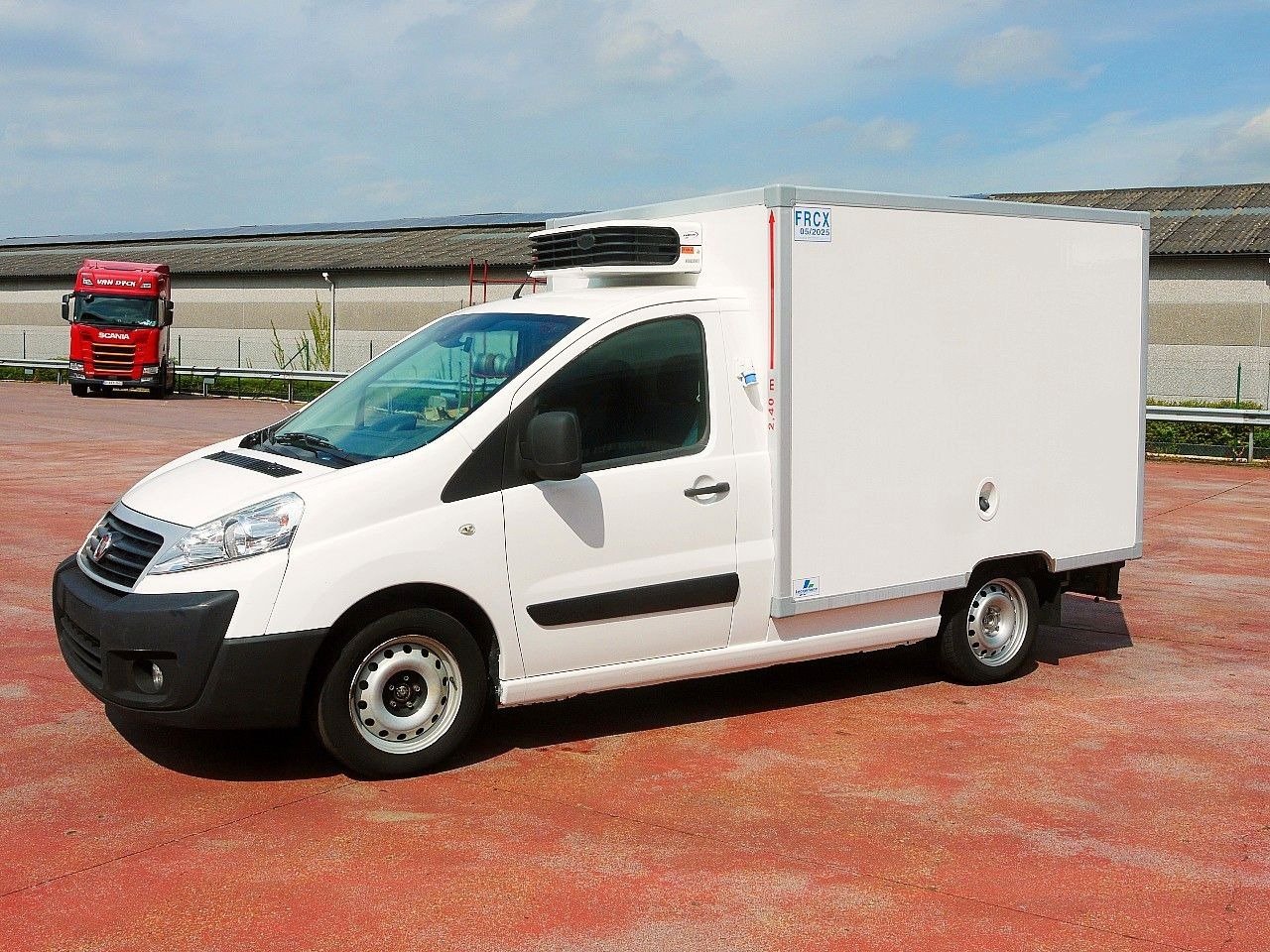 Fiat SCUDO 2.0 KUHLKOFFER CARRIER XARIOS 200 -20C - Kühltransporter: das Bild 4 Fiat SCUDO 2.0 KUHLKOFFER CARRIER XARIOS 200 -20C - Kühltransporter: das Bild 4