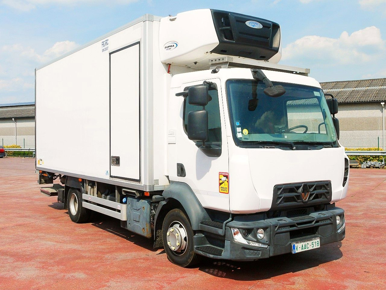 Renault D 10.210 KUHLKOFFER CARRIER SUPRA 1150 MT - Kühlkoffer LKW: das Bild 2 Renault D 10.210 KUHLKOFFER CARRIER SUPRA 1150 MT - Kühlkoffer LKW: das Bild 2