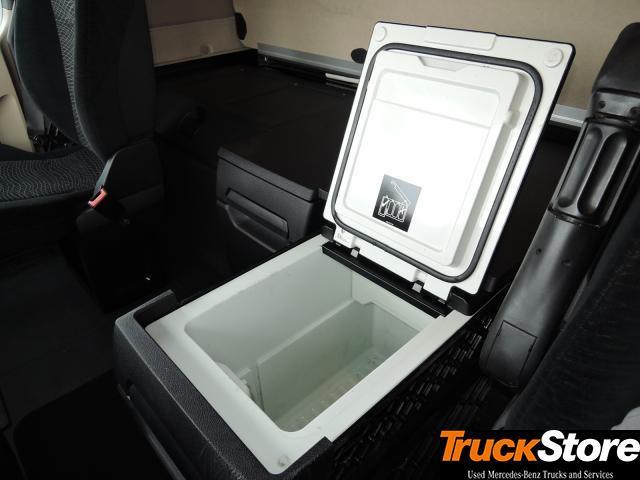 Sattelzugmaschine Mercedes-Benz Actros 1843 LS: das Bild 9