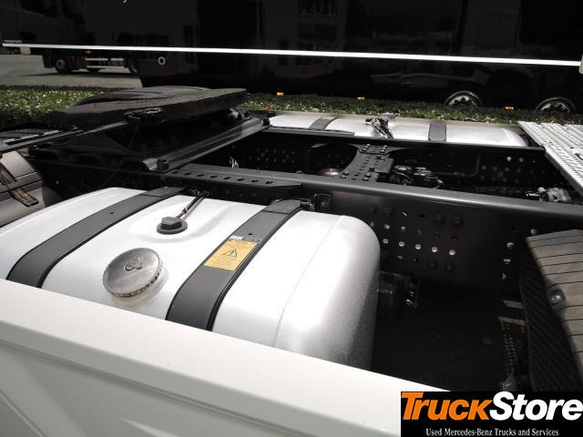 Mercedes-Benz Actros 1845 LS - Sattelzugmaschine: das Bild 2 Mercedes-Benz Actros 1845 LS - Sattelzugmaschine: das Bild 2
