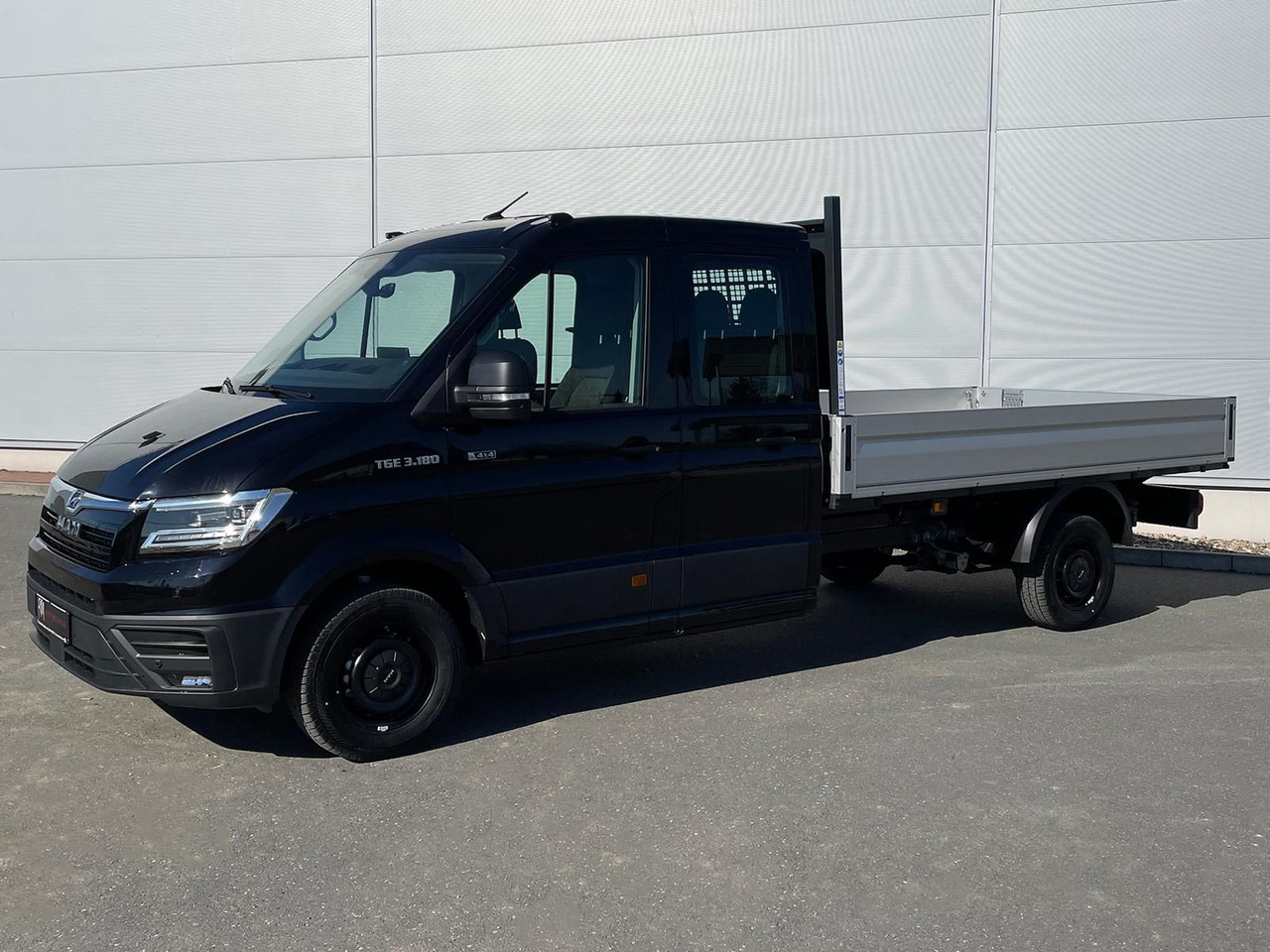 MAN TGE 3.180 Pritsche DOKA LR 4x4 ACC LED DIFF-SPER - Transporter mit Doppelkabine: das Bild 1 MAN TGE 3.180 Pritsche DOKA LR 4x4 ACC LED DIFF-SPER - Transporter mit Doppelkabine: das Bild 1