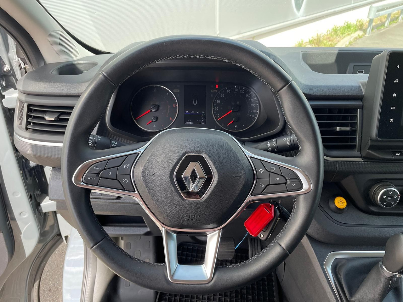 Kastenwagen Renault Trafic Kasten RED EDITION L1H1 AHK LED DAB MFL: das Bild 15