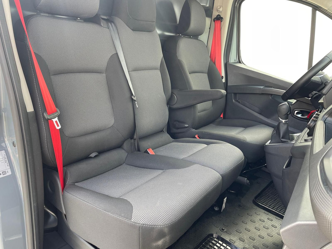 Kastenwagen Renault Trafic Kasten RED EDITION L1H1 AHK LED DAB MFL: das Bild 19