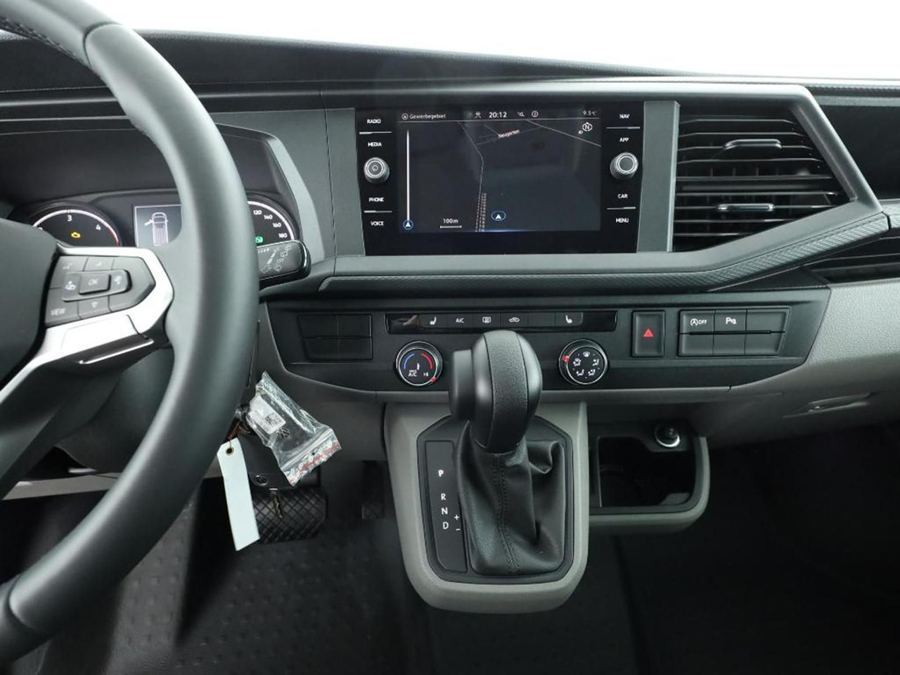 Volkswagen T6.1 Transporter 4MOTION NAVI STANDHZ ACC PDC - Kleinbus, Personentransporter: das Bild 5 Volkswagen T6.1 Transporter 4MOTION NAVI STANDHZ ACC PDC - Kleinbus, Personentransporter: das Bild 5