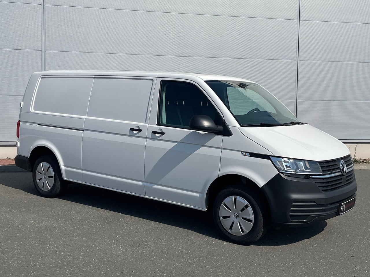 Volkswagen T6.1 Transporter LR 2.0 TDI KLIMA PDC - Kastenwagen: das Bild 2 Volkswagen T6.1 Transporter LR 2.0 TDI KLIMA PDC - Kastenwagen: das Bild 2
