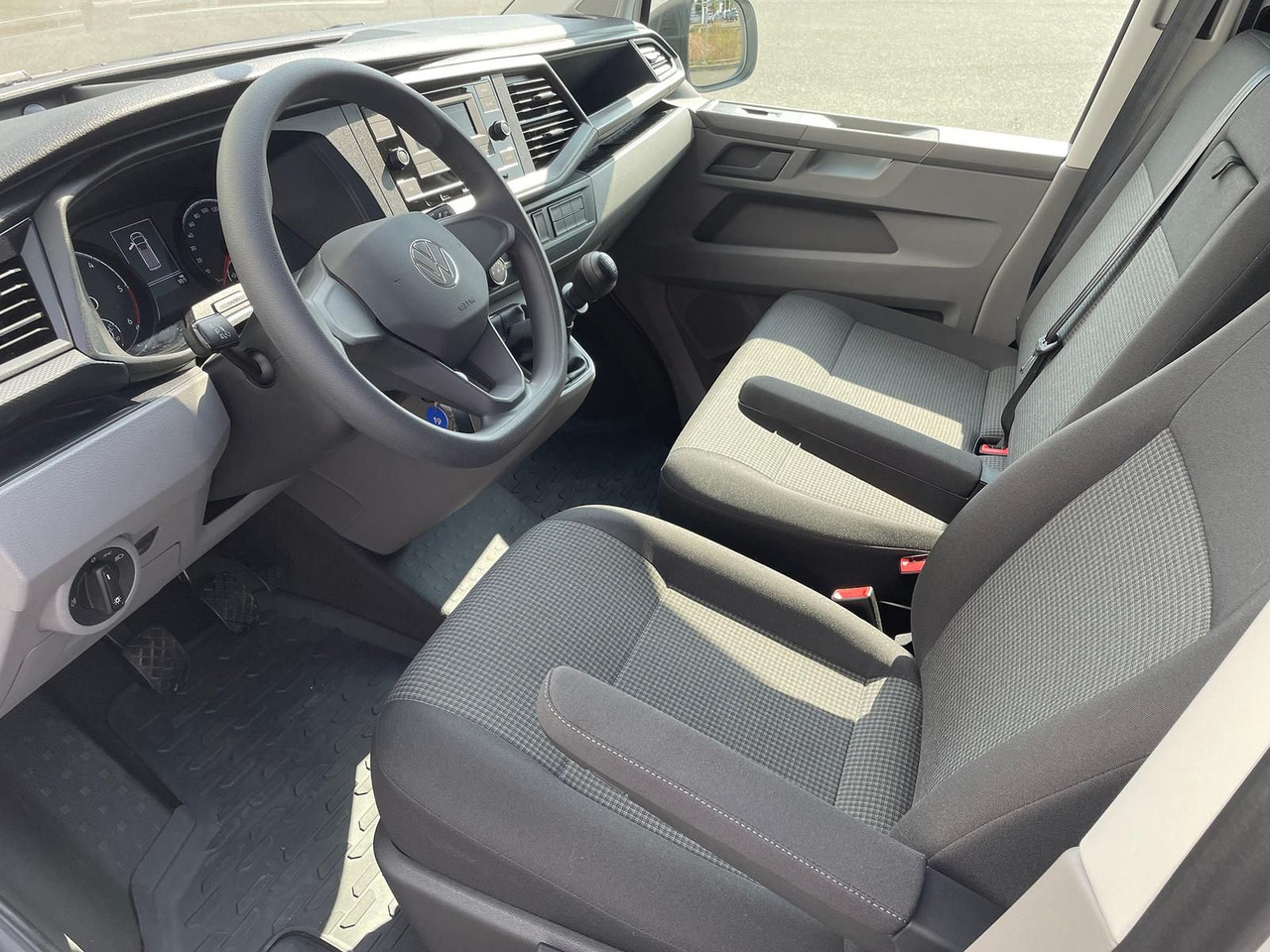 Personentransporter Volkswagen T6.1 Transporter MIXTO LR 2.0 TDI KLIMA PDC: das Bild 14