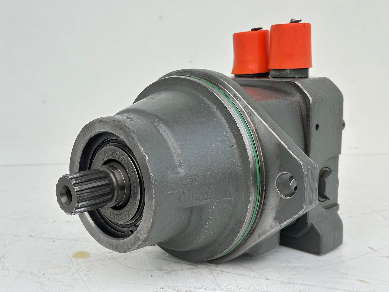 LIEBHERR Original Hydraulikeinbaumotor AT-FMF045. ID-Nr.9075181 – ID-Nr.10125043A. A309, A311, A312, A314, A316, A900, A904, A918, R313, R317, R900, R904. #A18.12.90158# - Hydraulikmotor für Bagger: das Bild 1 LIEBHERR Original Hydraulikeinbaumotor AT-FMF045. ID-Nr.9075181 – ID-Nr.10125043A. A309, A311, A312, A314, A316, A900, A904, A918, R313, R317, R900, R904. #A18.12.90158# - Hydraulikmotor für Bagger: das Bild 1