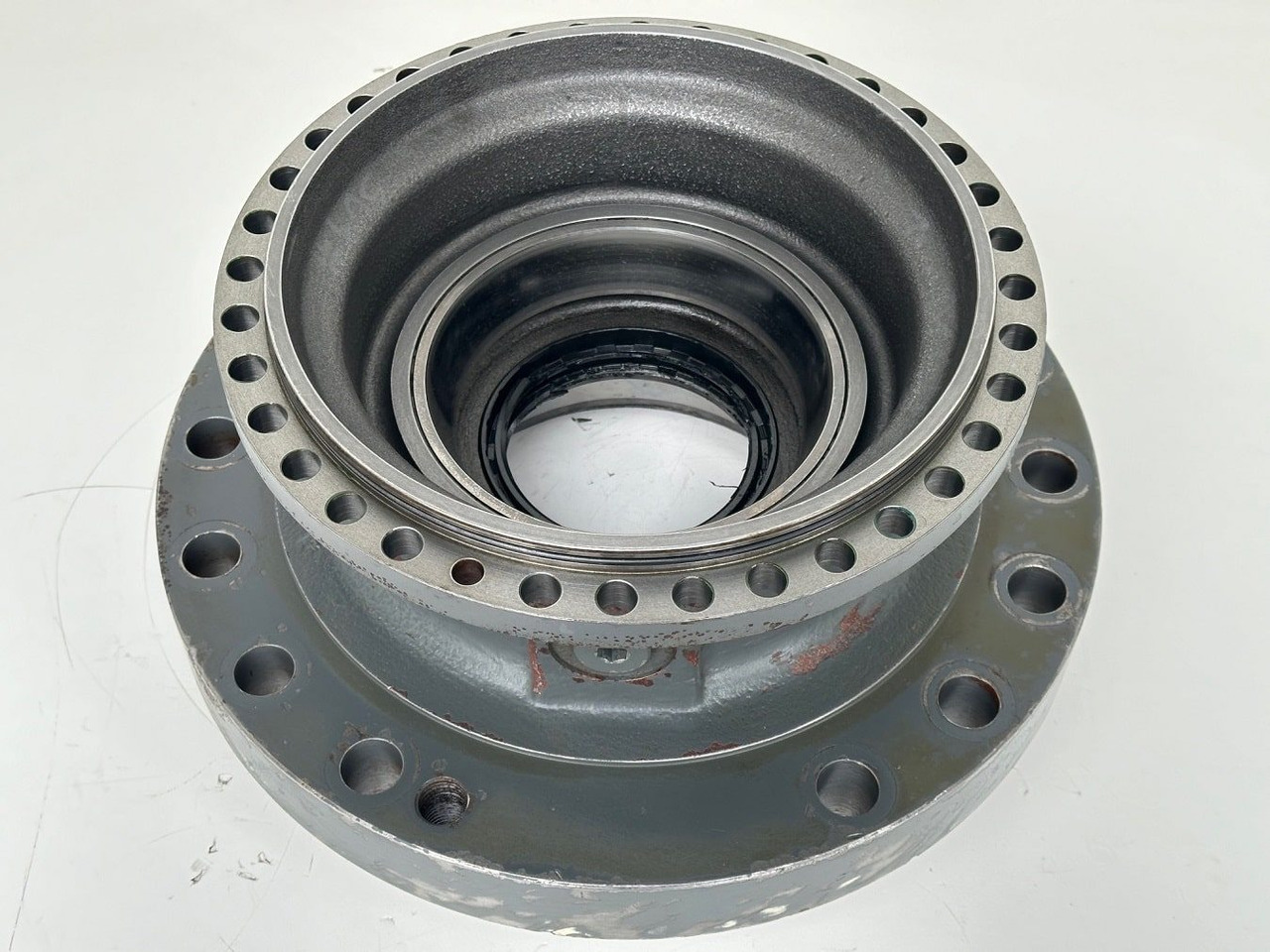 Liebherr Abtriebswellengehäuse ID-Nr.90018934. A924 HL, A924, LH30 C, LH30 M, LH35 M, LH35 MT, R922. #ABTR.GEH.0767#0764# - Schwenkmotor für Baumaschine: das Bild 2 Liebherr Abtriebswellengehäuse ID-Nr.90018934. A924 HL, A924, LH30 C, LH30 M, LH35 M, LH35 MT, R922. #ABTR.GEH.0767#0764# - Schwenkmotor für Baumaschine: das Bild 2