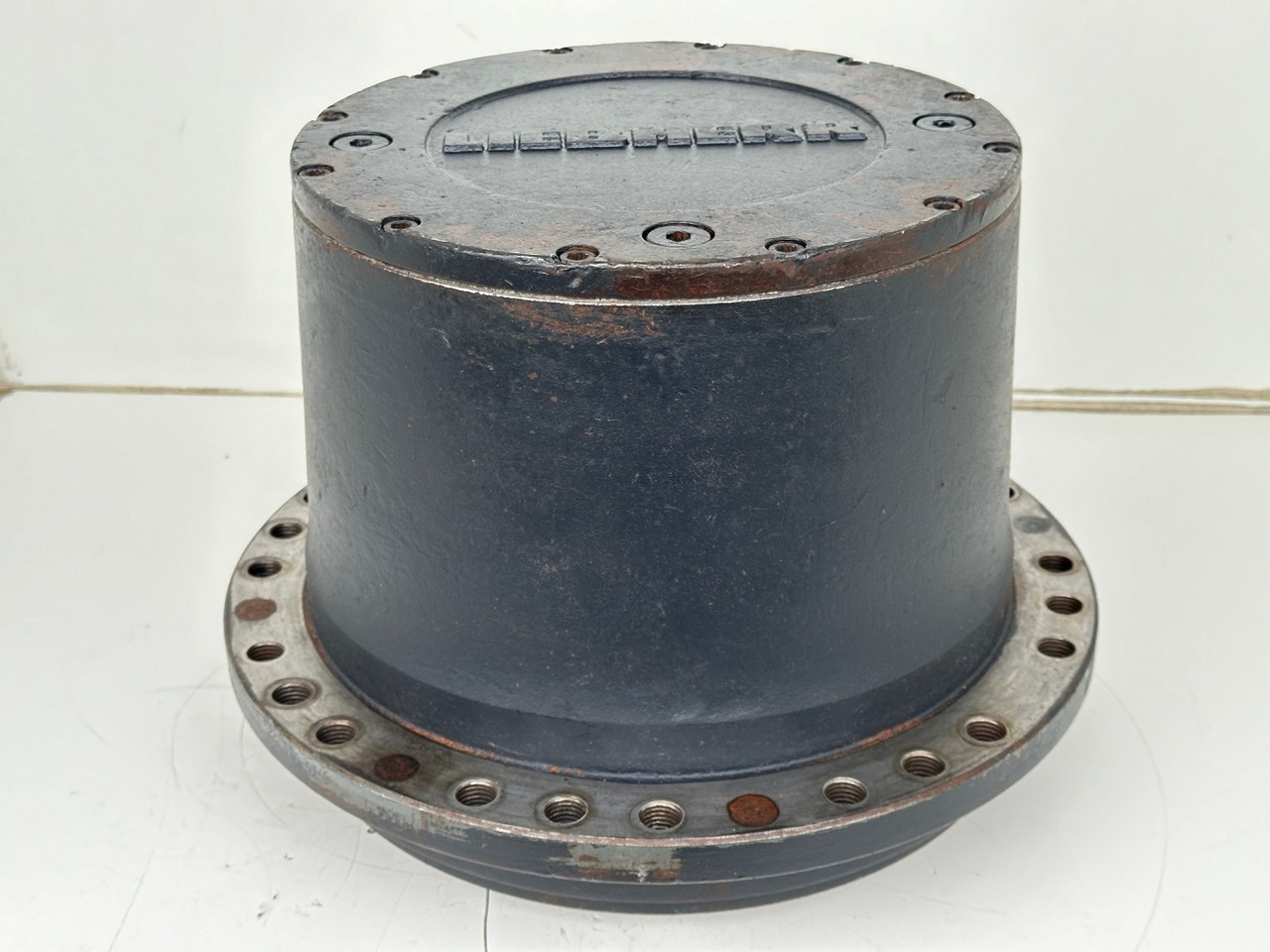 Liebherr Fahrantrieb FAT355P076. ID-Nr.969455101 - ID-Nr.969524001 - ID-Nr.90022900. LO1916, LOS916, R906, R916, R922, R924. #969455101.1647# - Fahrantrieb für Baumaschine: das Bild 4 Liebherr Fahrantrieb FAT355P076. ID-Nr.969455101 - ID-Nr.969524001 - ID-Nr.90022900. LO1916, LOS916, R906, R916, R922, R924. #969455101.1647# - Fahrantrieb für Baumaschine: das Bild 4