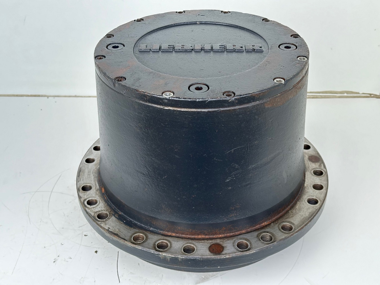 Liebherr Fahrantrieb FAT355P076. ID-Nr.969455101 - ID-Nr.969524001 - ID-Nr.90022900. LO1916, LOS916, R906, R916, R922, R924. #969455101.1649# - Fahrantrieb für Baumaschine: das Bild 4 Liebherr Fahrantrieb FAT355P076. ID-Nr.969455101 - ID-Nr.969524001 - ID-Nr.90022900. LO1916, LOS916, R906, R916, R922, R924. #969455101.1649# - Fahrantrieb für Baumaschine: das Bild 4