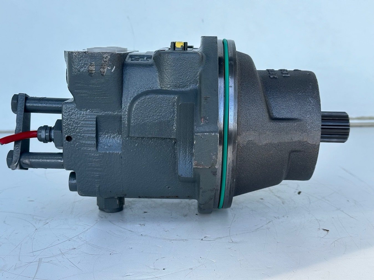 Liebherr Hydraulikeinbaumotor FMF045, ID-Nr.10132702. A924,LH30C,LH30M,LH35M,LH35MT,LH40C,LH40CP,LH40M,LH40MP,LH50CHR,LH50M,LH50MHR,LH50MT. #23.12.01074# - Hydraulikmotor für Mobilbagger: das Bild 5 Liebherr Hydraulikeinbaumotor FMF045, ID-Nr.10132702. A924,LH30C,LH30M,LH35M,LH35MT,LH40C,LH40CP,LH40M,LH40MP,LH50CHR,LH50M,LH50MHR,LH50MT. #23.12.01074# - Hydraulikmotor für Mobilbagger: das Bild 5