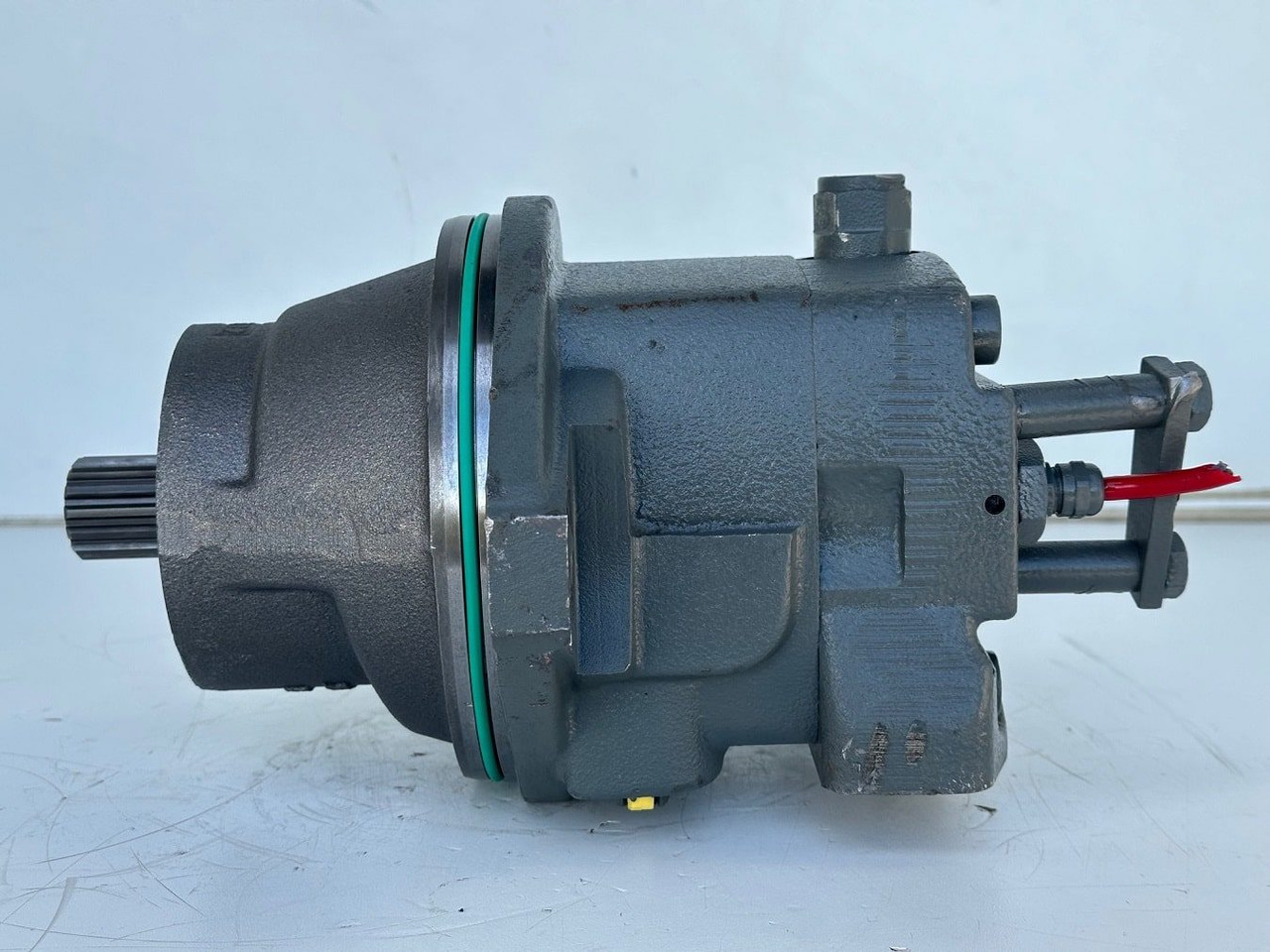 Liebherr Hydraulikeinbaumotor FMF045, ID-Nr.10132702. A924,LH30C,LH30M,LH35M,LH35MT,LH40C,LH40CP,LH40M,LH40MP,LH50CHR,LH50M,LH50MHR,LH50MT. #23.12.01074# - Hydraulikmotor für Mobilbagger: das Bild 2 Liebherr Hydraulikeinbaumotor FMF045, ID-Nr.10132702. A924,LH30C,LH30M,LH35M,LH35MT,LH40C,LH40CP,LH40M,LH40MP,LH50CHR,LH50M,LH50MHR,LH50MT. #23.12.01074# - Hydraulikmotor für Mobilbagger: das Bild 2